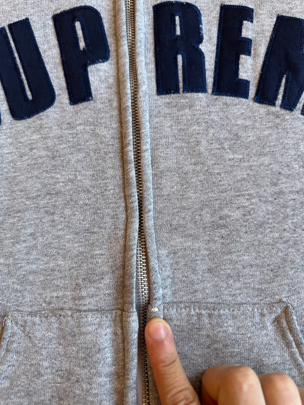 Supreme Arc Logo Zip Up Hoodie Heather Grey – 2001